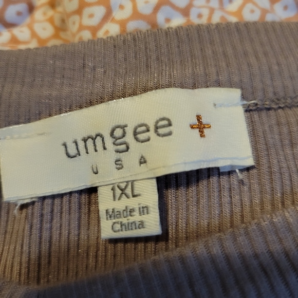 Shirt - Picture 2 of 4